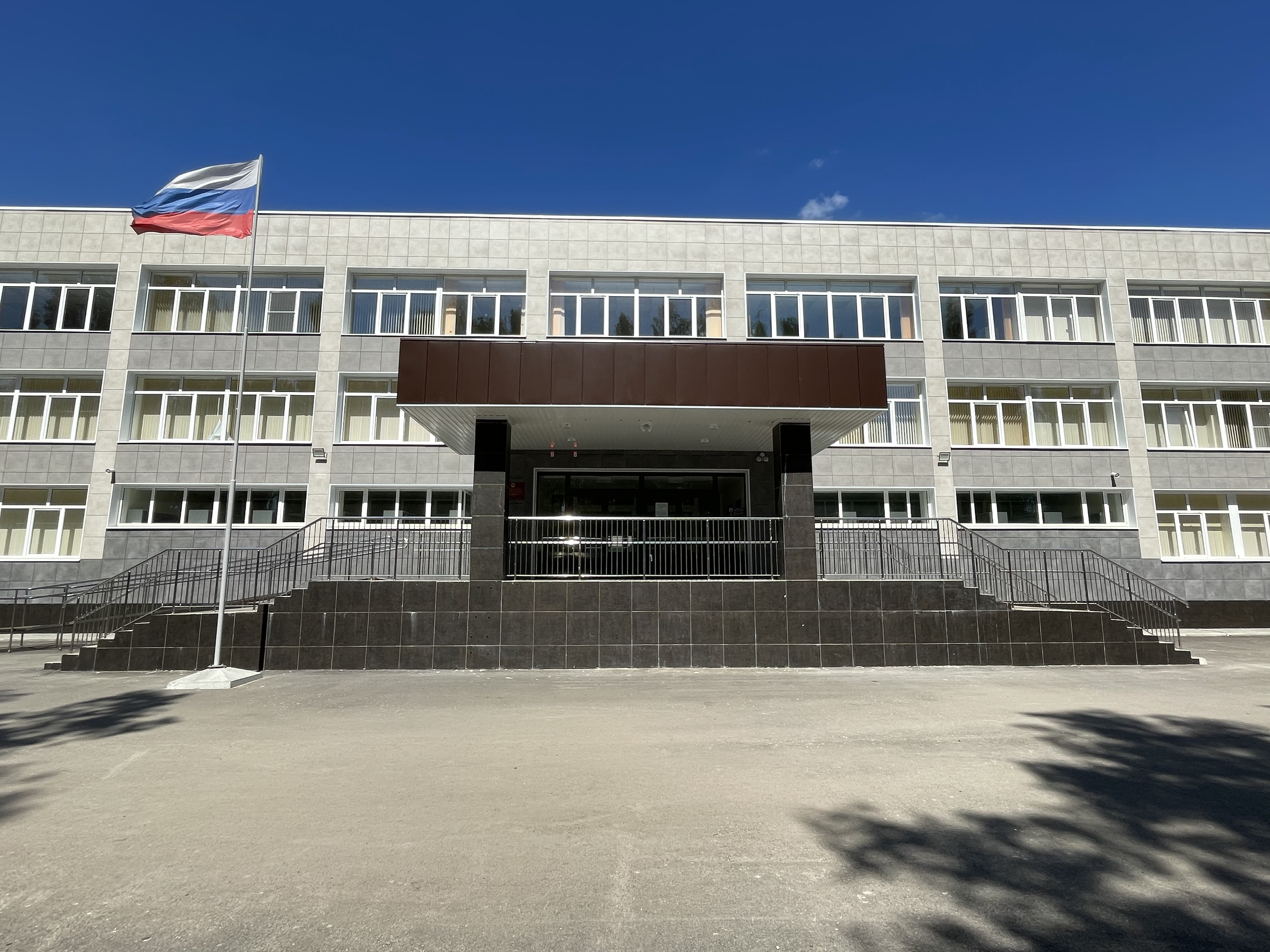 Основное здание МБОУ СШ №54 г.Липецка.